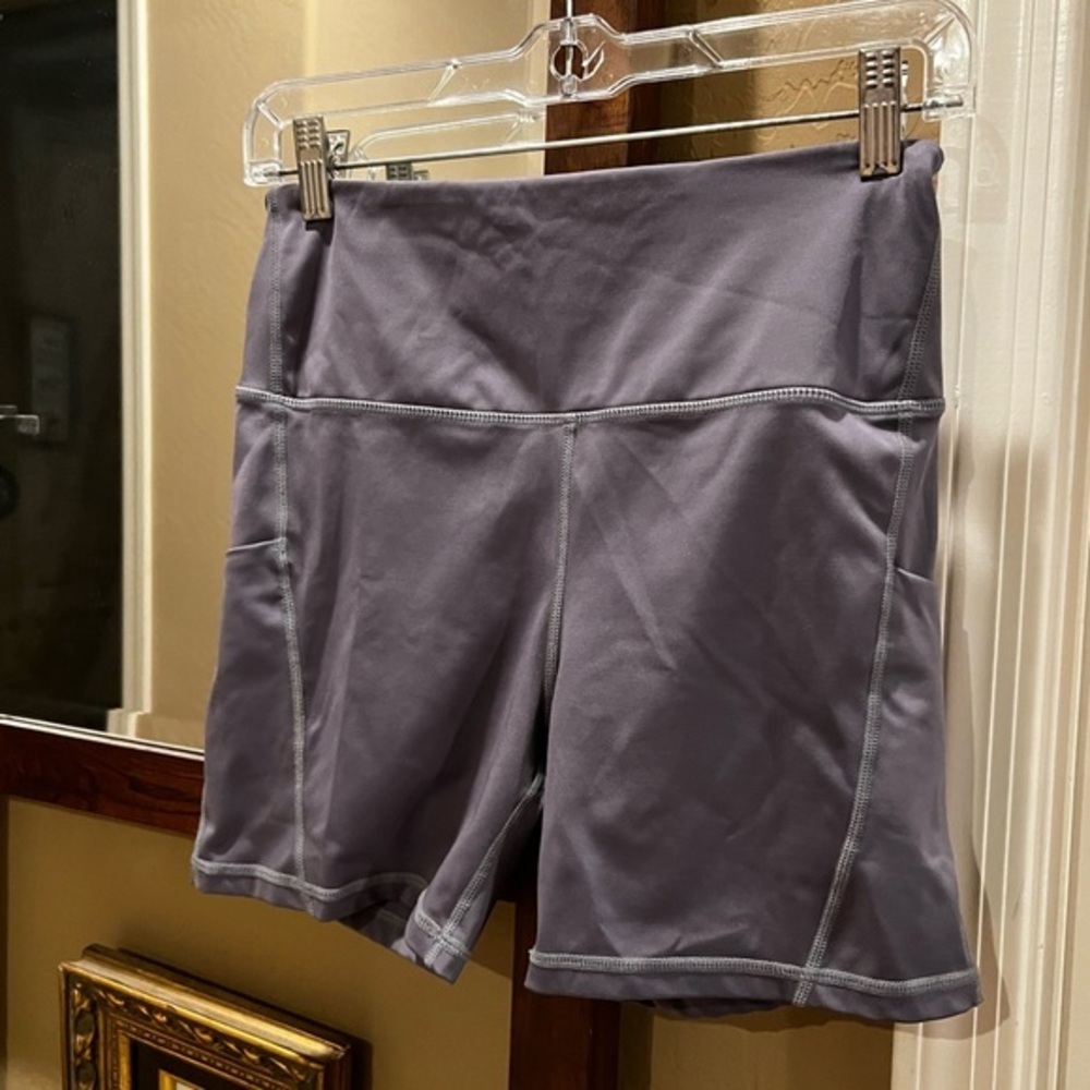 SOUKE SPORTS WOMEN'S CYCLING SHORTS - SIZE MEDIUM-